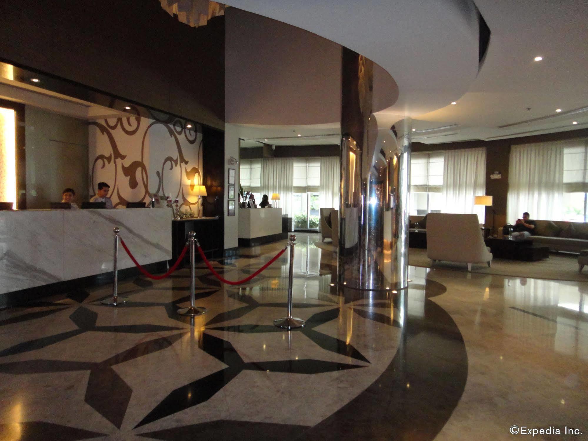 Quest Hotel & Conference Center Cebu Esterno foto